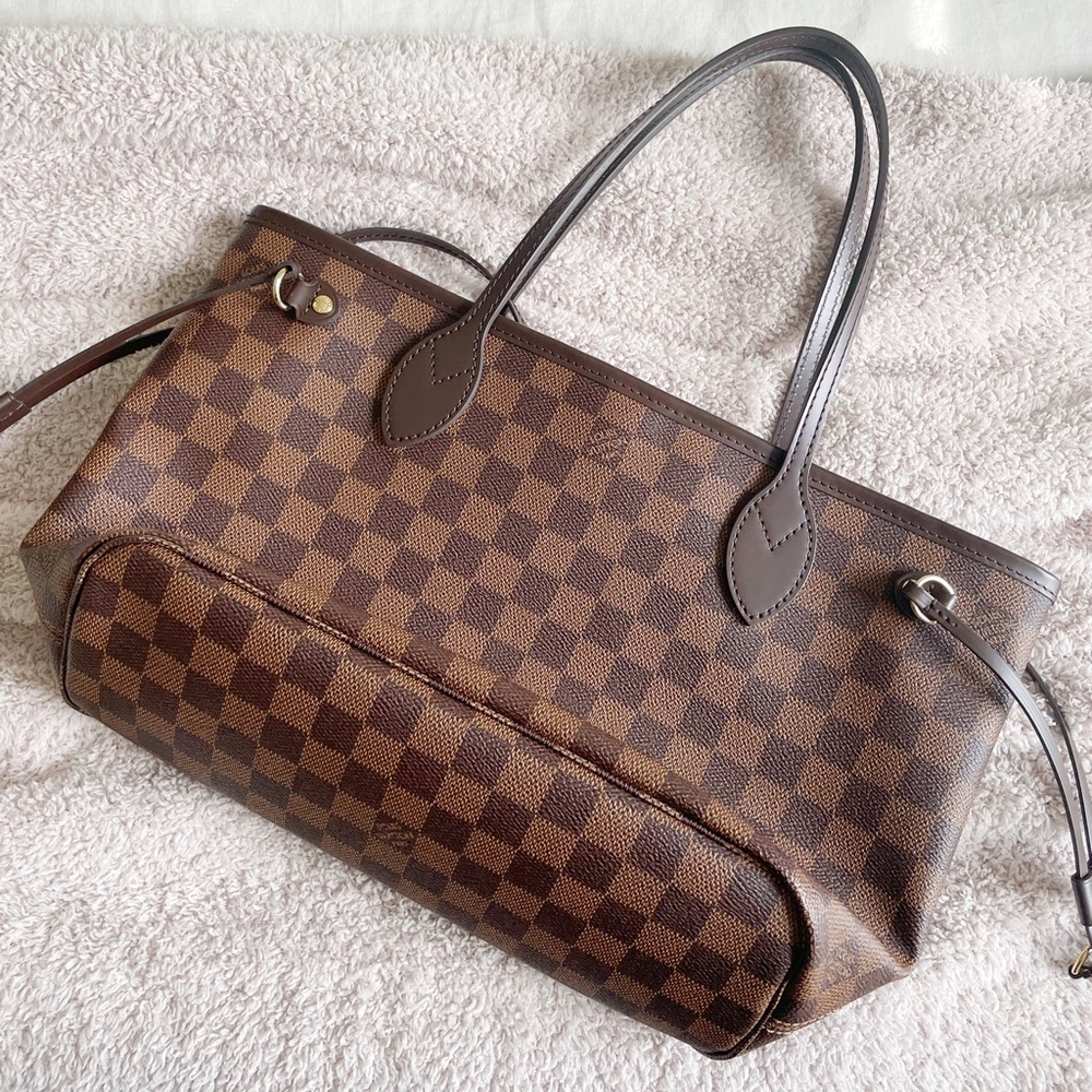 Louis Vuitton Damier Ebene Neverfull PM